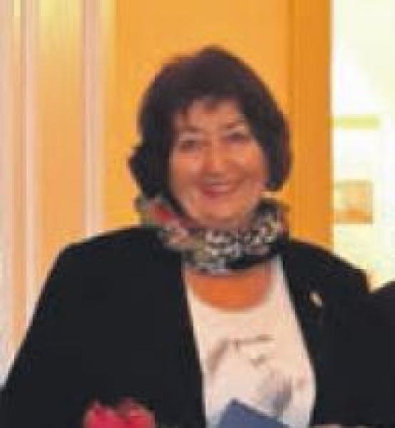 Brigitte Bödefeld erhielte für ihr soziales Engagement die Ehrennadel des Kreises